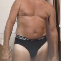 GRATIFICO A UNA CHICA POR UNA PAJA