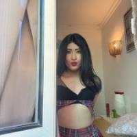 LINDA CHICA TRANSEXUAL DE SUAVE POLLA ROSADA