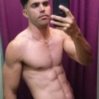 CHICO LATINO, GUAPO Y MASAJISTA EROTICO