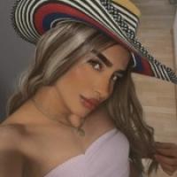 HERMOSA TRANS FIESTERA Y FETICHES EN JACA