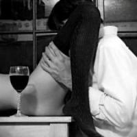 CHICO BUSCA CHICA CON GANAS