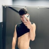 LATINO SEBAS CON GANAS DE PASARLO BIEN RICO