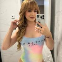 HOLAA CHICA TRANS GUARRA FIESTERA Y MUY CACHONDA